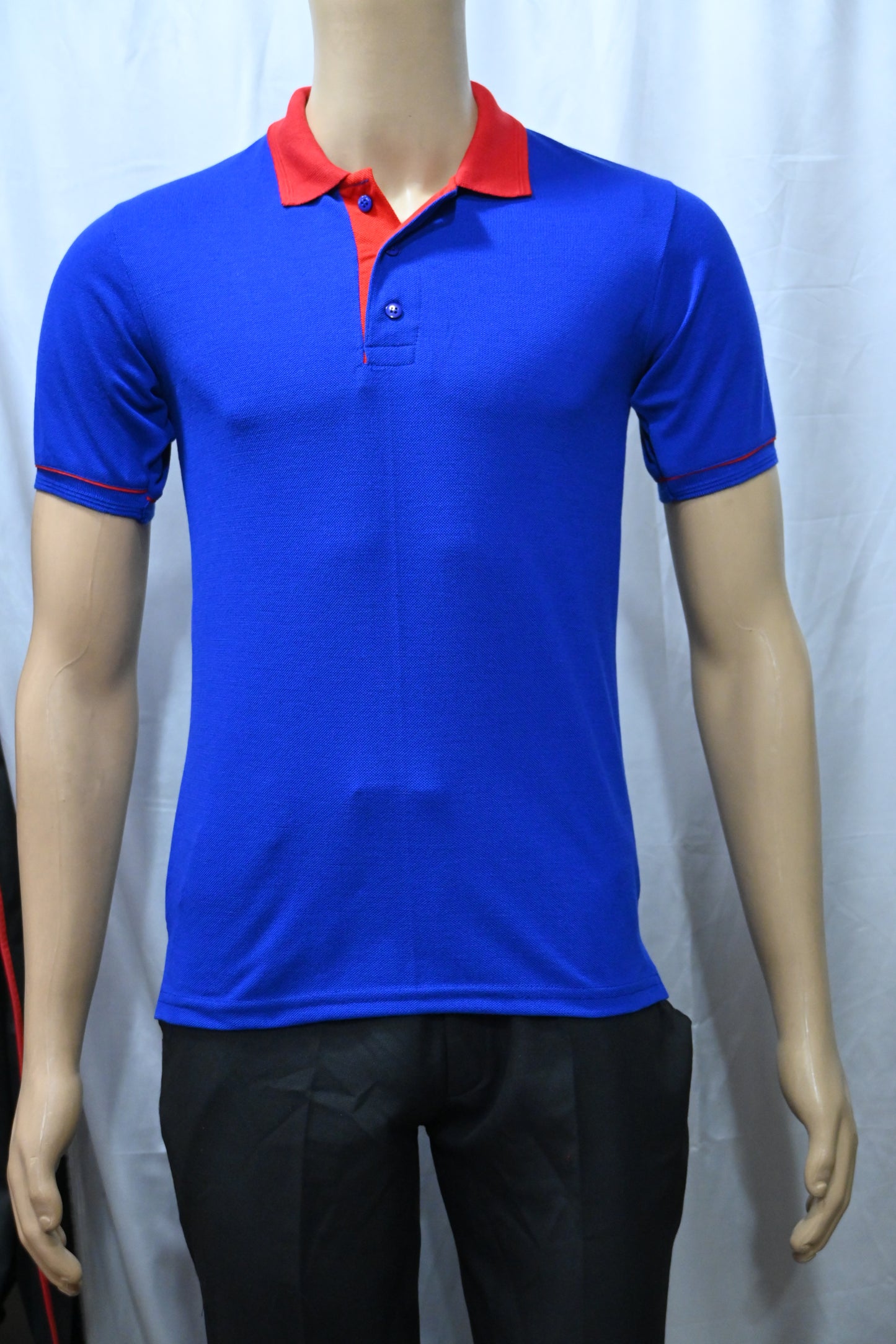 Royal Blue T-Shirt with Contrast Black Collar & Sleeve Rib – 220 GSM Code TST-09 Rs 175