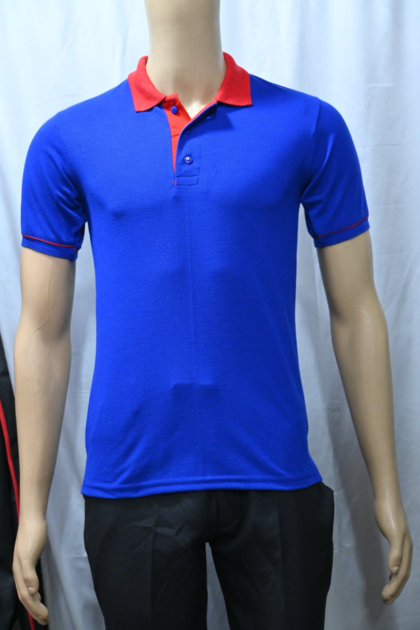 Royal Blue T-Shirt with Contrast Black Collar & Sleeve Rib – 220 GSM Code TST-09 Rs 175